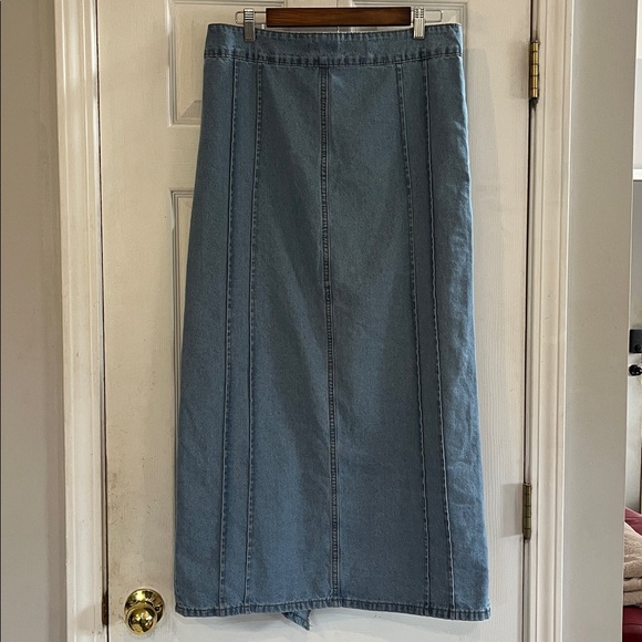 EDIKTED VALENCIA RUFFLED SLIT FRONT DENIM MAXI SKIRT BLUE SIZE MEDIUM - Picture 7 of 13